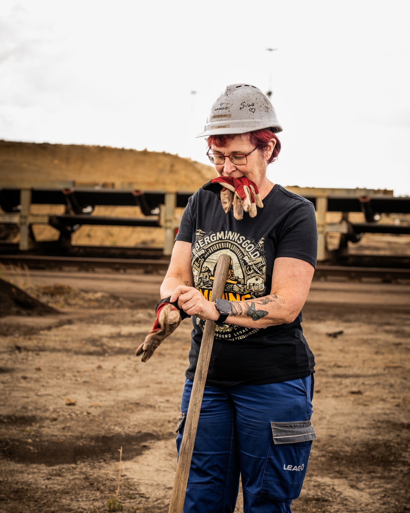 T-Shirt Damen MINING schwarz