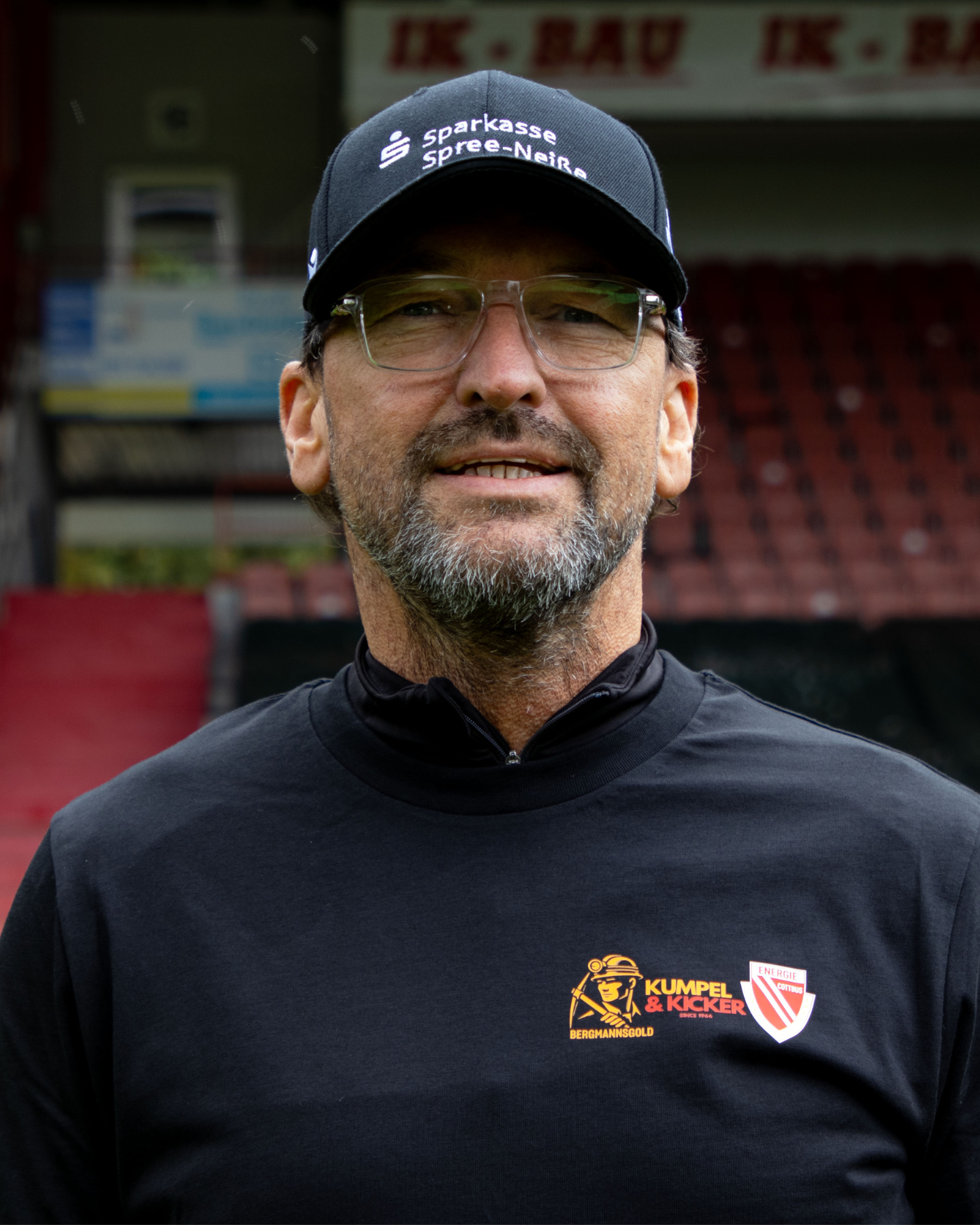 T-Shirt KUMPEL & KICKER - BERGMANNSGOLD X ENERGIE COTTBUS - Erwachsene